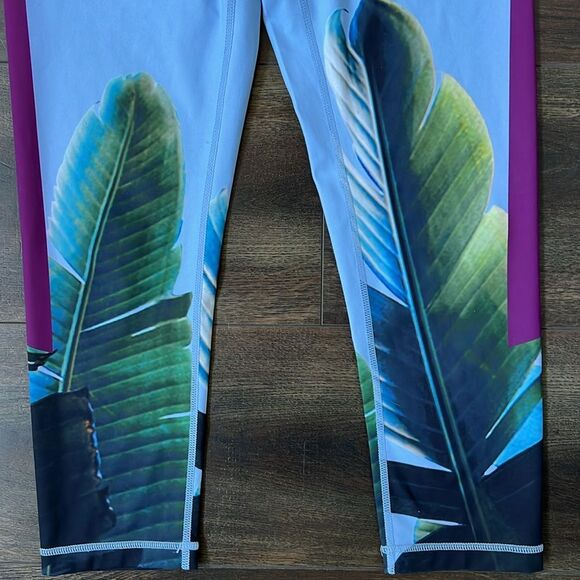 Zella Pure Vision High Waist Crop Yoga Leggings Size Small Palm Leaf Light Blue - Picture 3 of 9